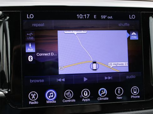 Used 2017 Chrysler Pacifica Touring-L image 37