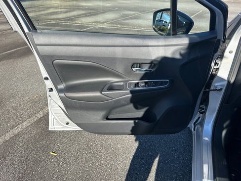 New 2025 Nissan Versa SR w/ Trunk Package image 10