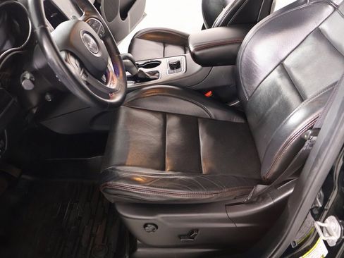 Used 2018 Jeep Grand Cherokee Trailhawk w/ Trailhawk Luxury Group image 12