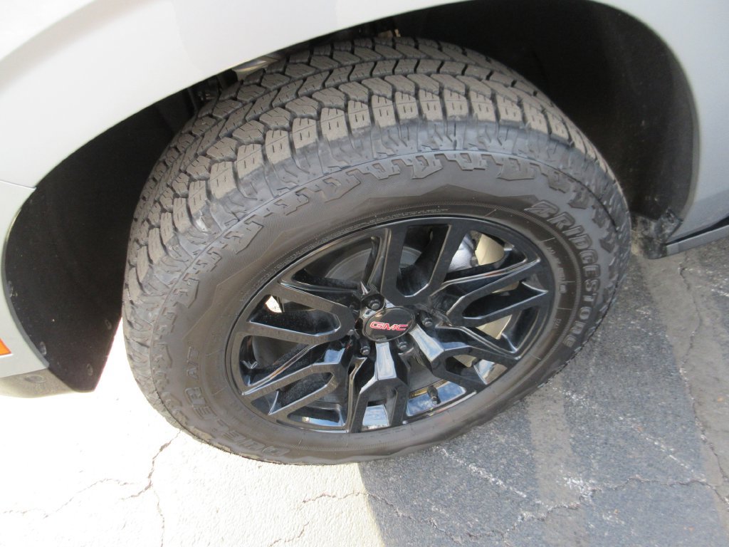 Certified 2026 GMC Yukon AT4 w/ AT4 Premium Plus Package AWD/4WD image 14