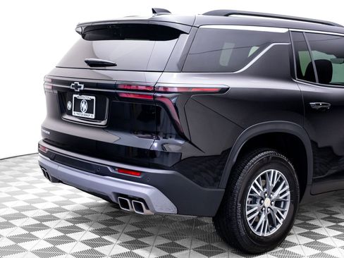 Used 2026 Chevrolet Traverse LT w/ Driver Confidence Package FWD image 32