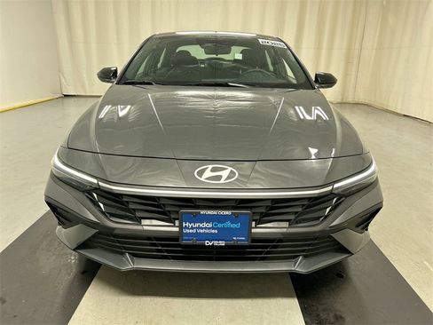 Used 2025 Hyundai Elantra Sport image 3