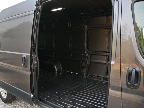 New 2026 RAM ProMaster 3500 w/ Quick Order Package 22G SLT image 14