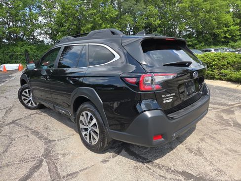Certified 2025 Subaru Outback Premium AWD/4WD image 12