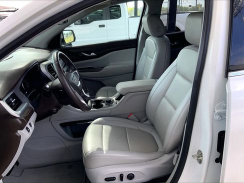 Used 2021 GMC Acadia SLT w/ Premium Package image 8