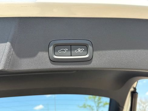 Used 2023 Volvo XC40 Recharge Plus AWD/4WD image 6