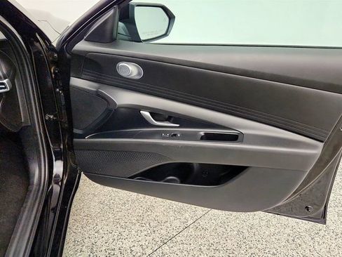 Used 2024 Hyundai Elantra SEL FWD image 25