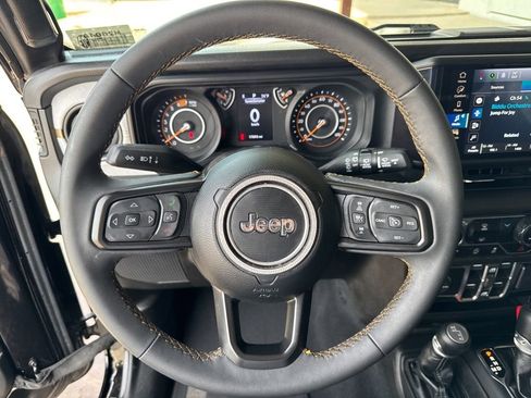 Used 2024 Jeep Wrangler Unlimited Sport AWD/4WD image 8