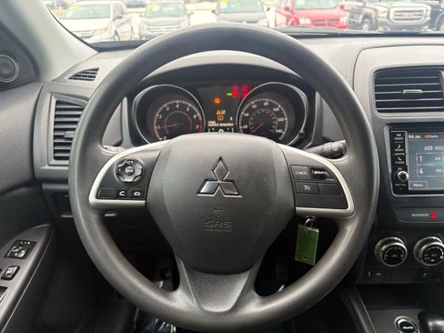 Used 2023 Mitsubishi Outlander Sport ES AWD/4WD image 16