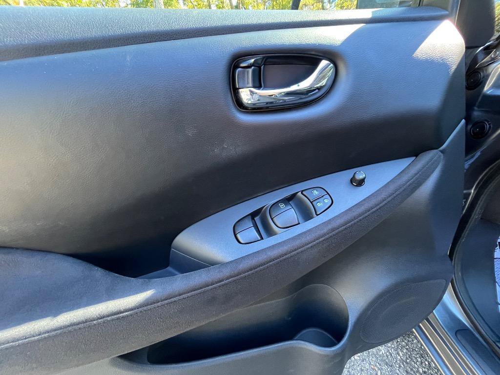 Used 2015 Nissan Leaf S w/ Charge Package FWD image 13