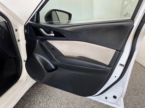 Used 2015 MAZDA MAZDA3 i Touring image 20