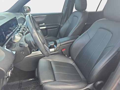 Used 2022 Mercedes-Benz GLB 250 4MATIC image 14