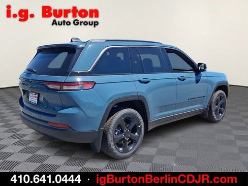 New 2026 Jeep Grand Cherokee Limited w/ Limited Altitude Package AWD/4WD image 4