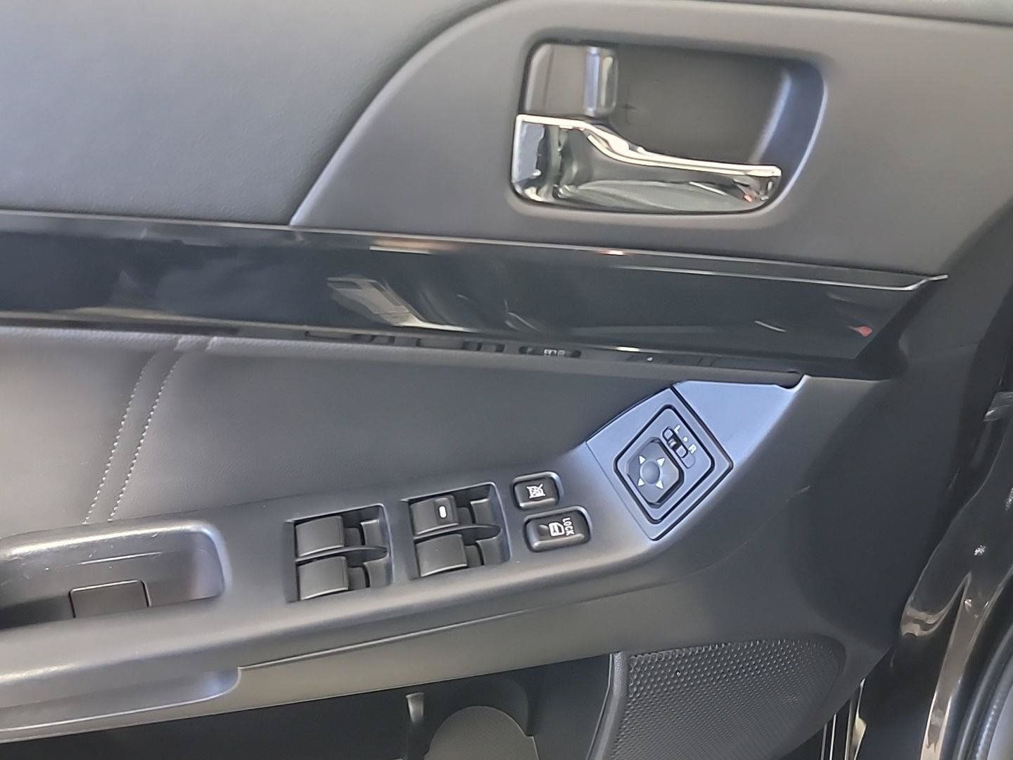 Used 2015 Mitsubishi Lancer Evolution GSR AWD/4WD image 31