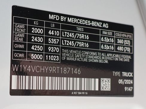 Used 2024 Mercedes-Benz eSprinter 170 Cargo image 38
