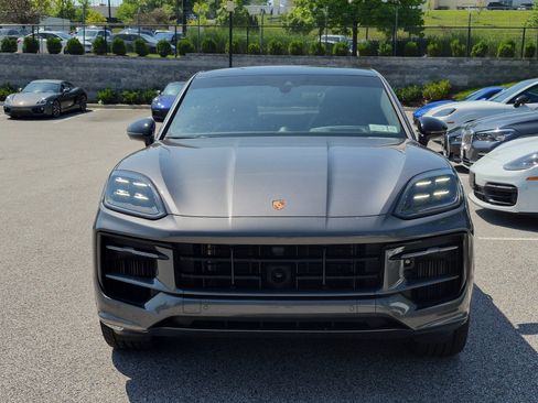 Certified 2026 Porsche Cayenne Coupe AWD/4WD image 5