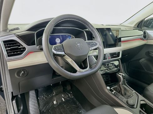 New 2026 Volkswagen Taos SEL AWD/4WD image 9