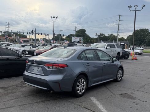 Used 2020 Toyota Corolla LE FWD image 11