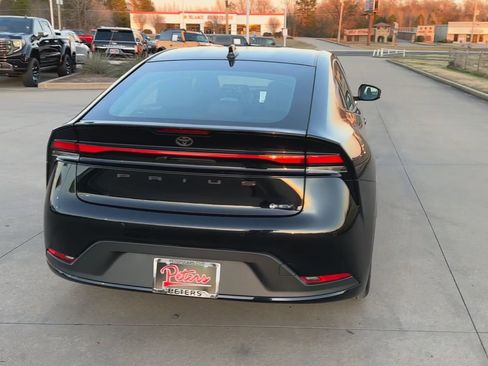 Used 2024 Toyota Prius LE image 8
