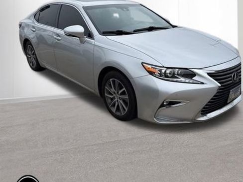 Used 2016 Lexus ES 300h 300h image 3