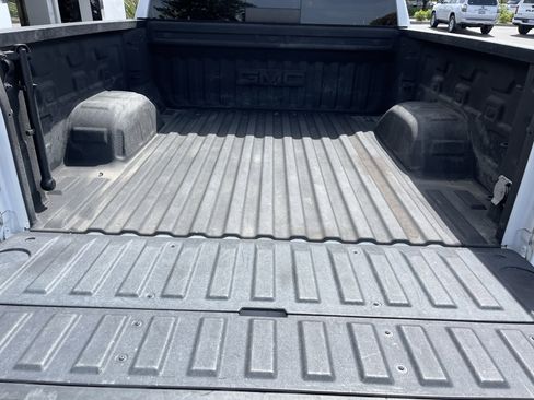 Used 2022 GMC Sierra 1500 SLT image 9