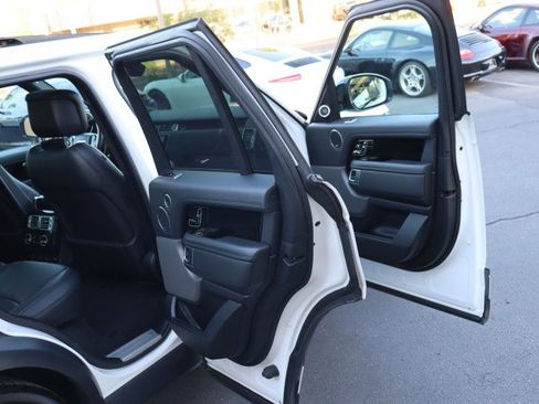 Used 2018 Land Rover Range Rover HSE image 45