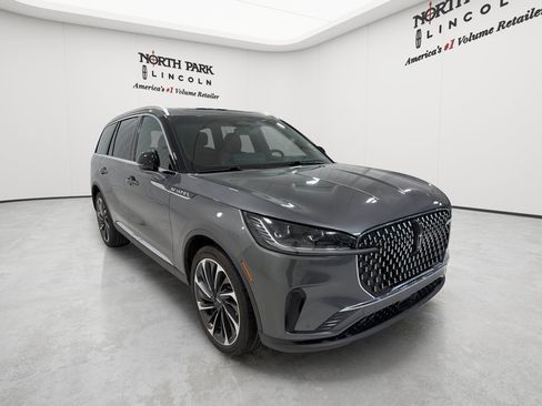 Used 2025 Lincoln Aviator Reserve w/ Equipment Group 201A AWD/4WD image 7