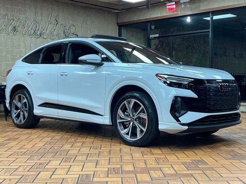 Used 2023 Audi Q4 e-tron Prestige w/ Black Optic Package image 8