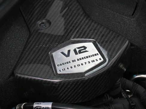 Used 2019 Lamborghini Aventador S image 29