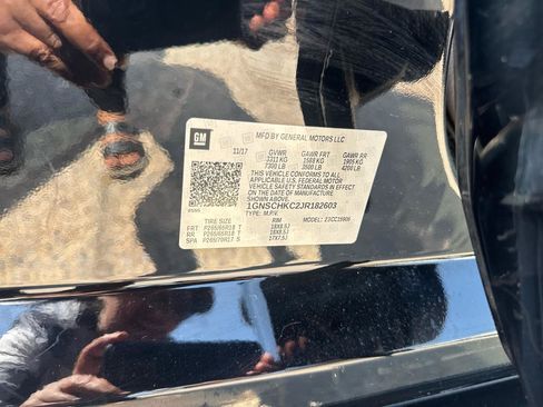 Used 2018 Chevrolet Suburban LT RWD image 38