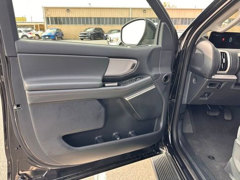 Used 2025 Ford Expedition Active RWD image 15