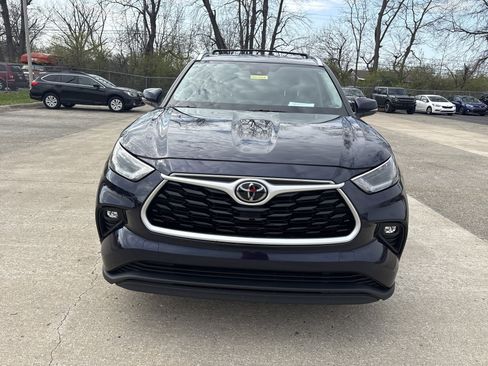 Used 2021 Toyota Highlander XLE image 2