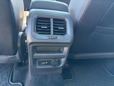 Used 2020 Volkswagen Tiguan SEL image 25