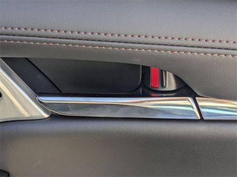 Used 2025 MAZDA MAZDA3 Hatchback w/Premium Plus Pkg image 33