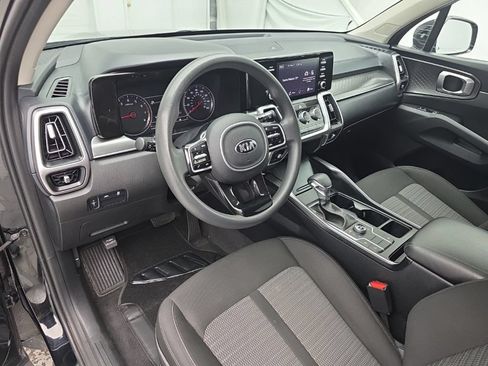 Used 2021 Kia Sorento LX AWD/4WD image 11