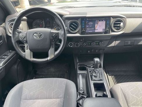 Used 2019 Toyota Tacoma TRD Sport AWD/4WD image 15