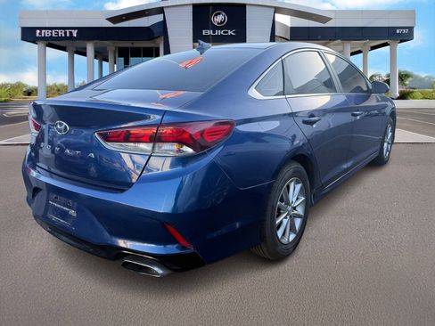 Used 2019 Hyundai Sonata SE image 2