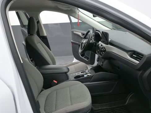 Used 2022 Ford Escape SE w/ Cold Weather Package image 25