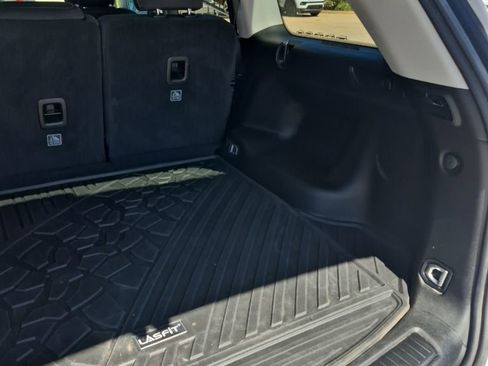 Used 2023 Jeep Grand Cherokee Laredo X image 55