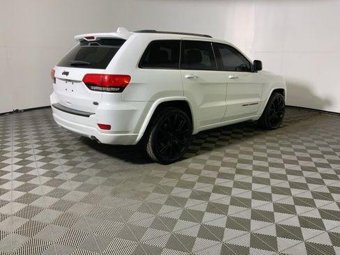 Used 2015 Jeep Grand Cherokee Overland image 5