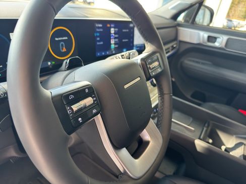 Used 2025 Hyundai Santa Fe Limited image 10