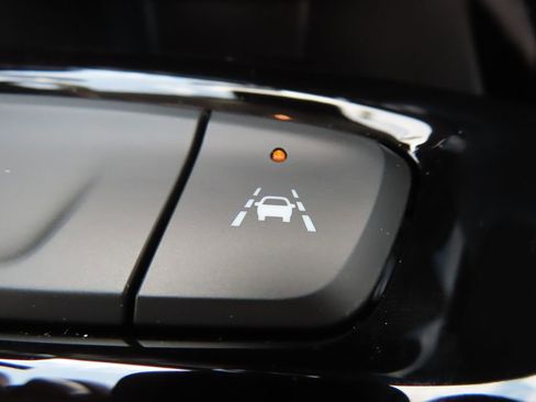 New 2026 Chevrolet Trax LT w/ Driver Confidence Package image 9