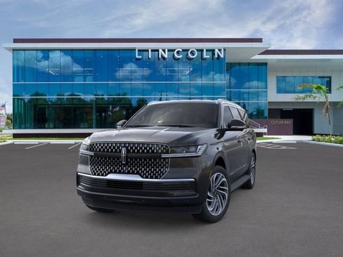New 2026 Lincoln Navigator Premiere AWD/4WD image 2