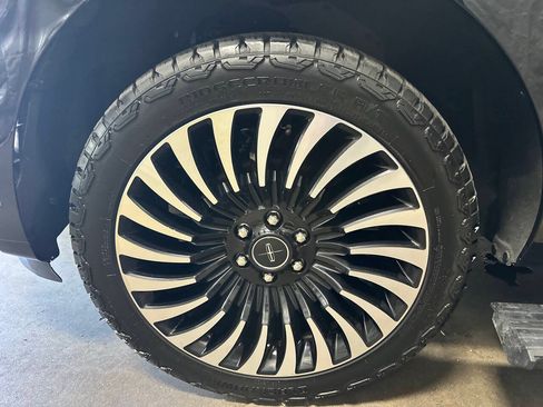 Used 2020 Lincoln Navigator L Black Label w/ Cargo Convenience Package AWD/4WD image 18