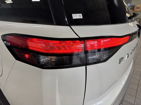 Certified 2023 Nissan Pathfinder Platinum AWD/4WD image 40