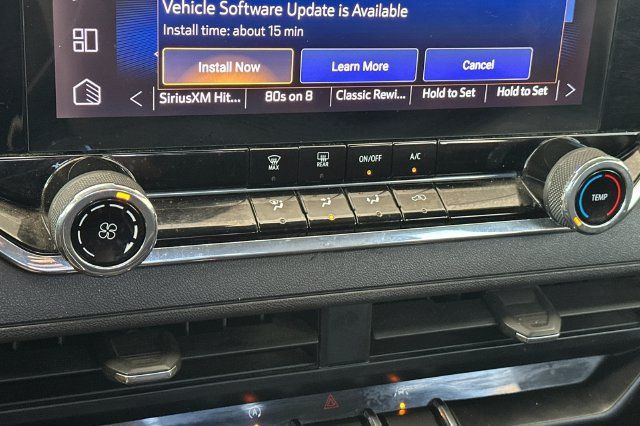 Used 2023 Chevrolet Colorado Trail Boss w/ LPO, Skid Plate Package AWD/4WD image 22