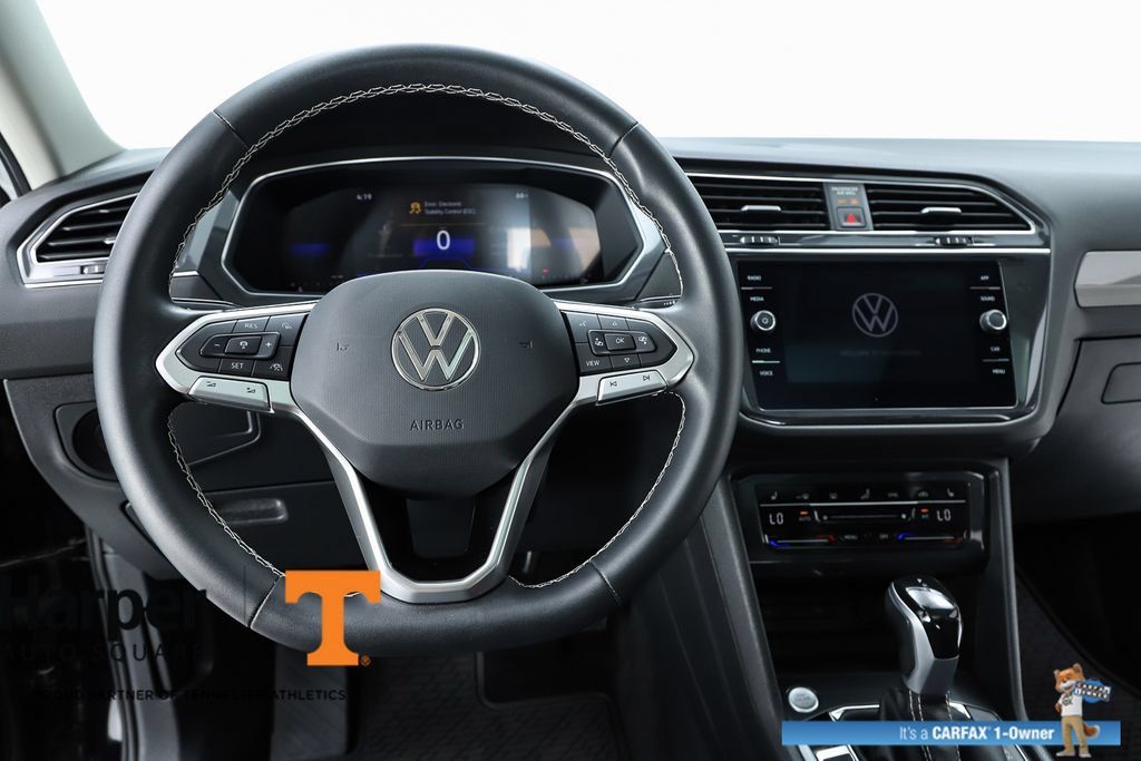 Used 2023 Volkswagen Tiguan SE w/ Panoramic Sunroof Package FWD image 20