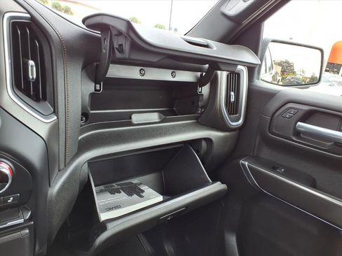 Used 2022 GMC Sierra 1500 AT4 image 32