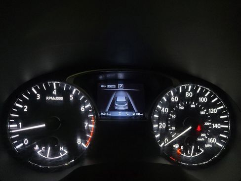 Used 2020 Nissan Pathfinder SL AWD/4WD image 23