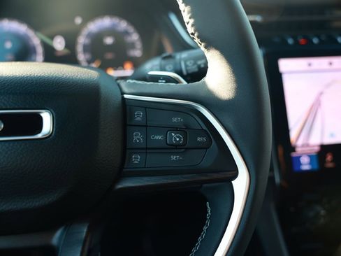 New 2025 Jeep Grand Cherokee L Limited image 18